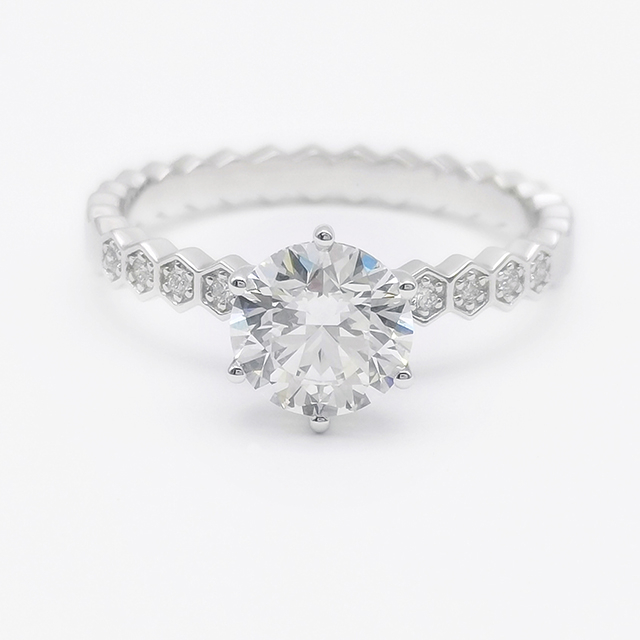 Six-claw Diamond Ring