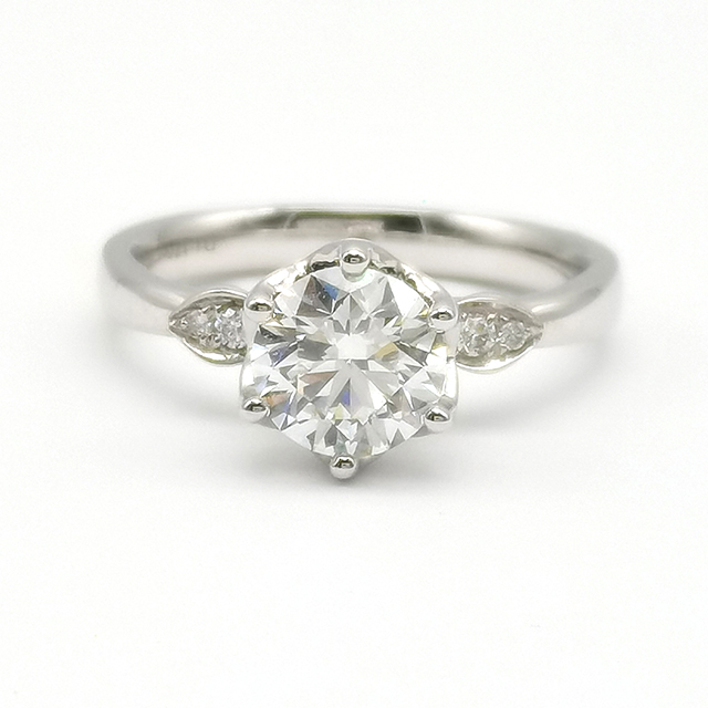 Six Claw Group Inlaid Diamond Ring