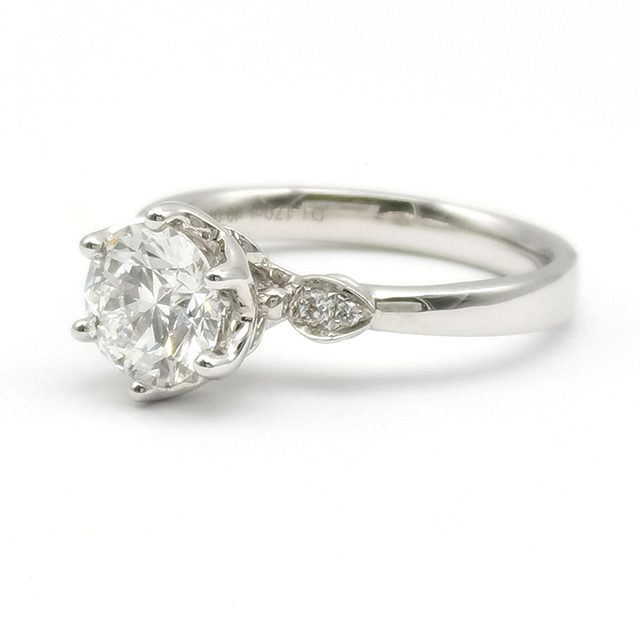 Six Claw Group Inlaid Diamond Ring