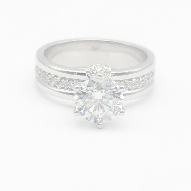 Six-claw Diamond Ring