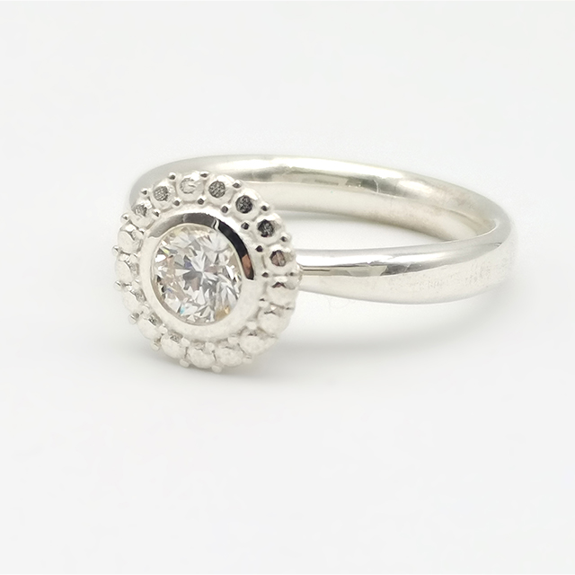 Round Diamond Ring (rotatable)